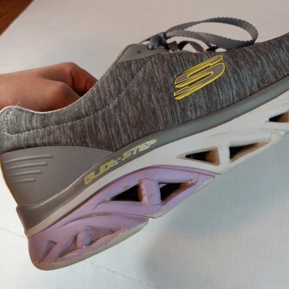 Skechers Womens Glide Step 149323 Gray Running Shoes Sneakers Size 10 - Picture 6 of 8